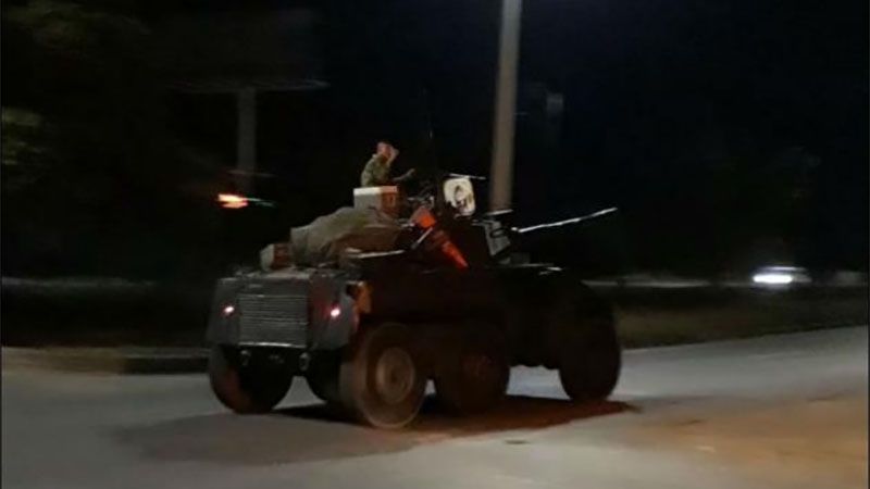 Tanquetas del Ej&eacute;rcito colombiano se movilizan en la frontera con Venezuela