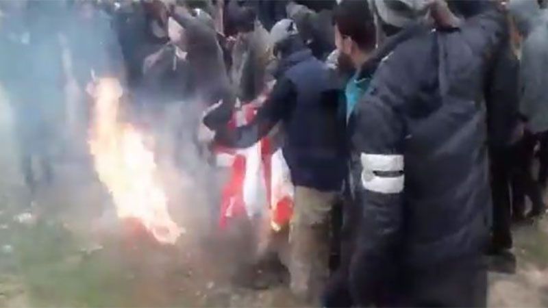 La poblaci&oacute;n de la provincia siria de Raqqa se rebela contra la ocupaci&oacute;n estadounidense y francesa