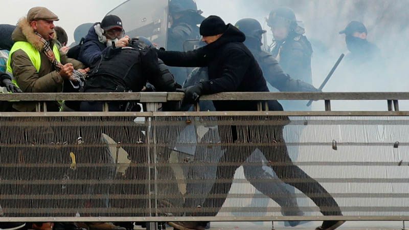 El boxeador de los &ldquo;chalecos amarillos&rdquo;, condenado a un a&ntilde;o de prisi&oacute;n firme