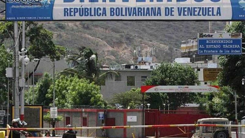 Gobierno venezolano decreta cierre temporal de frontera con Colombia