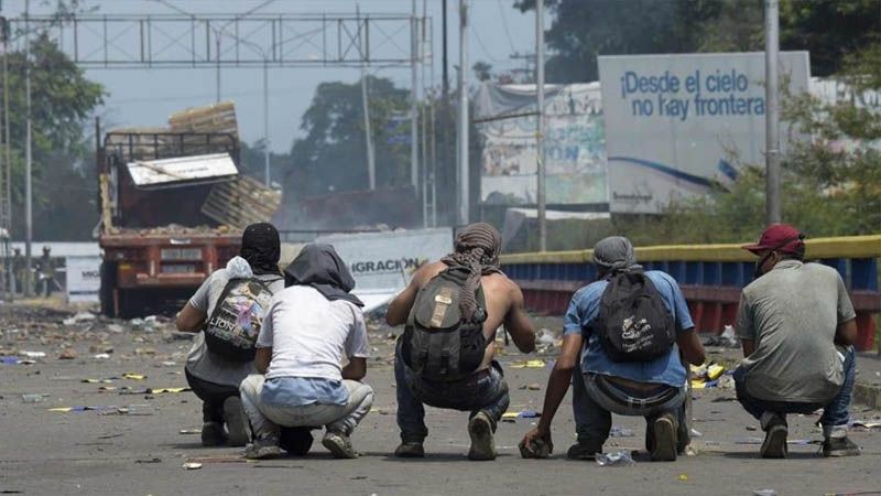 Venezuela acusa a Colombia de proteger a los alborotadores en la frontera