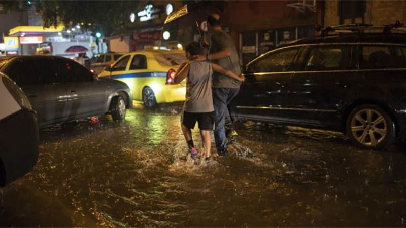 Fuertes lluvias siembran el caos en R&iacute;o de Janeiro