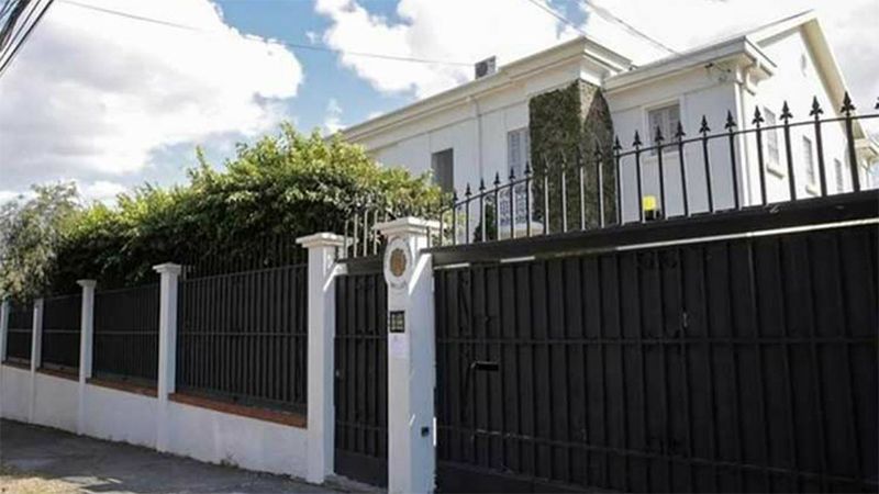 Personal diplom&aacute;tico de Venezuela abandona la Embajada en Costa Rica