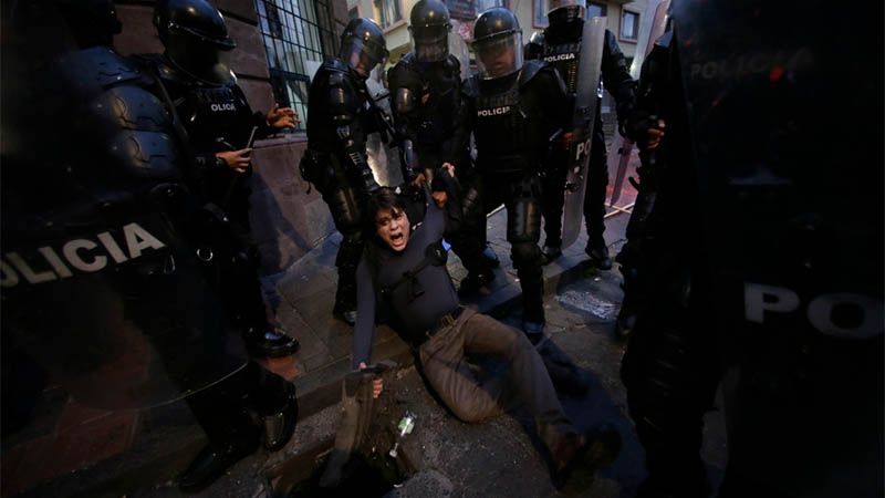 La Polic&iacute;a ecuatoriana reprime protesta contra Len&iacute;n Moreno