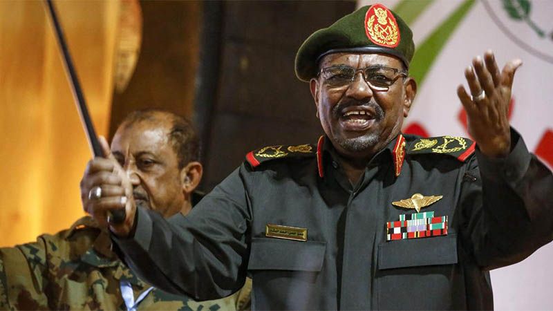Trasladan a prisi&oacute;n al presidente sudan&eacute;s destituido, Omar al Bashir