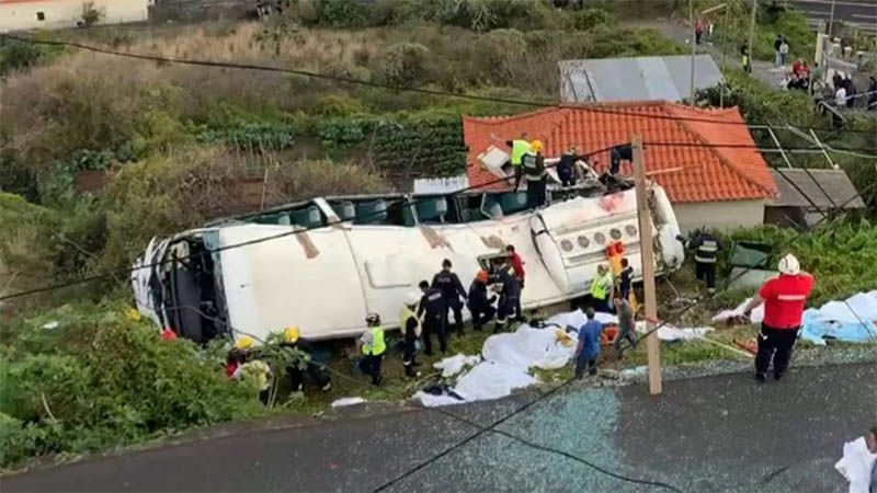 Confirman 29 muertos en accidente de autob&uacute;s con turistas alemanes en Madeira