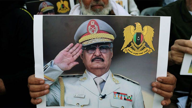 Trump elogia a Haftar por su papel en plena ofensiva sobre Tr&iacute;poli