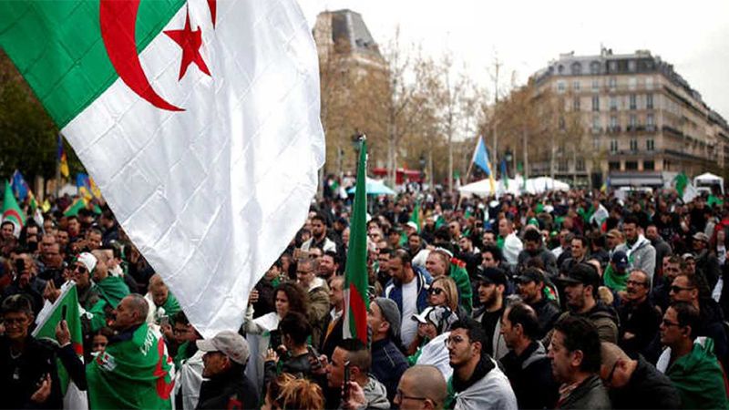 Se manifiestan miles de argelinos por d&eacute;cimo viernes consecutivo