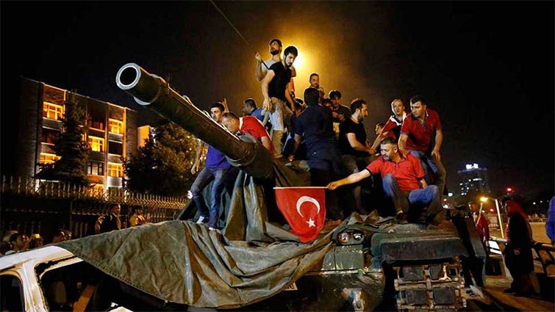 Cadena perpetua contra l&iacute;deres del fallido golpe militar en Turqu&iacute;a