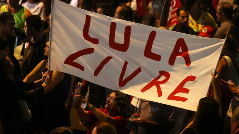 Justicia de Brasil aplaza decisi&oacute;n que podr&iacute;a sacar a Lula de prisi&oacute;n
