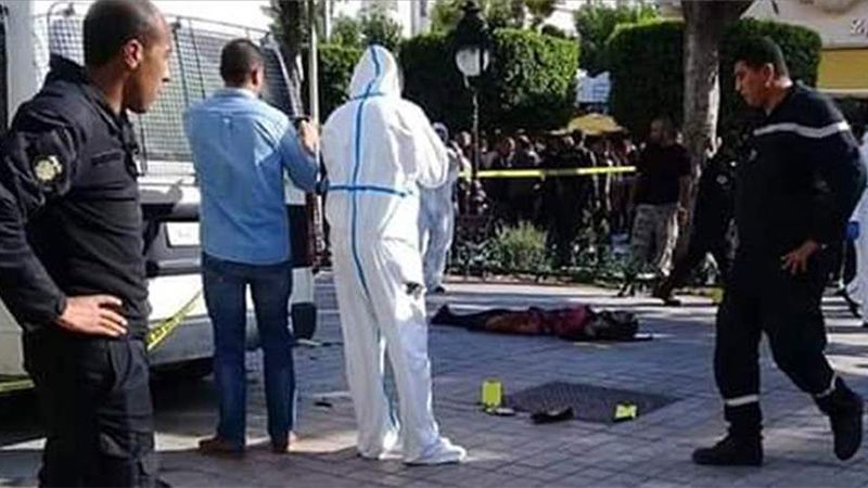 Un polic&iacute;a muerto y ocho heridos por un doble atentado en la capital de T&uacute;nez