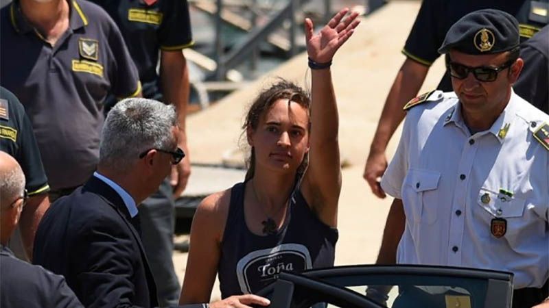 Justicia italiana libera a Carola Rackete, la capitana de barco que rescat&oacute; migrantes
