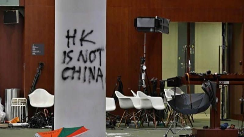 Guerra dial&eacute;ctica entre Londres y Pek&iacute;n por la crisis de Hong Kong