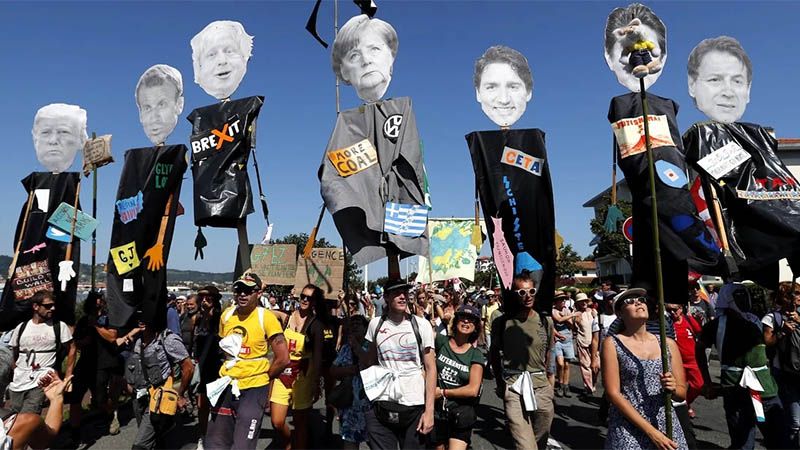Protestas contra el G7 durante el primer d&iacute;a de la cumbre en Francia