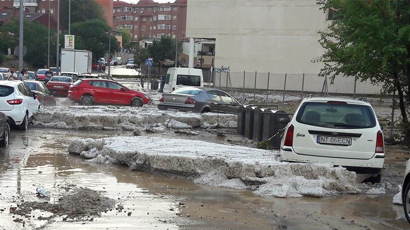 Fuertes lluvias y granizo paralizan Madrid