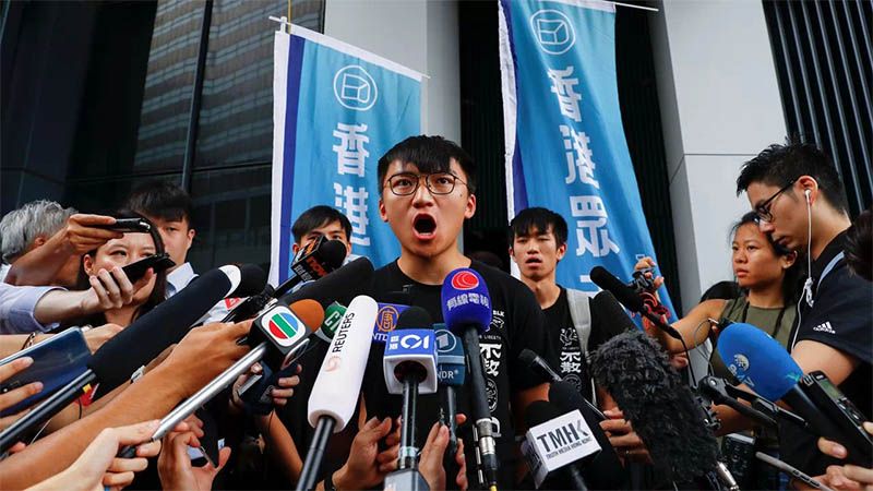 Varios activistas arrestados por la polic&iacute;a en Hong Kong