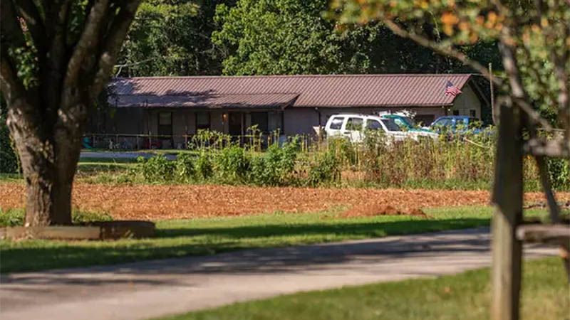 Macabro crimen en EEUU: Un menor mata a tiros a cinco miembros de su familia