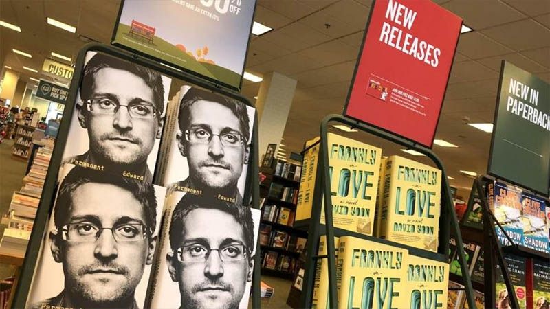 Estados Unidos demanda a Snowden por la publicaci&oacute;n de su libro de memorias