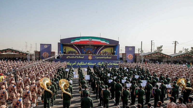 Ir&aacute;n conmemora la Semana de la Defensa Sagrada con un gran desfile militar