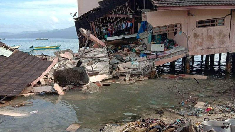 Cuatro muertos en un potente terremoto en el este de Indonesia