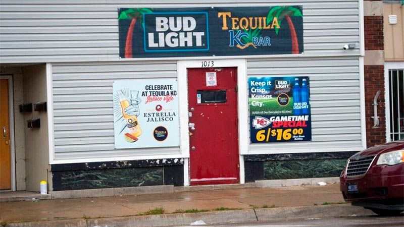 Dos mexicanos, entre los fallecidos por un tiroteo en un bar en Kansas City