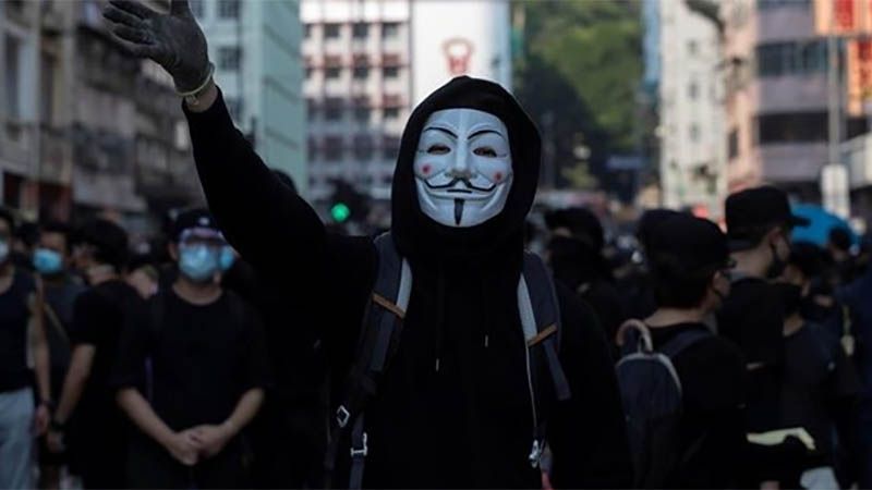 Al menos 77 detenidos en Hong Kong por violar la ley de la m&aacute;scara