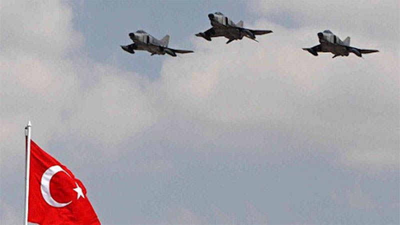 Aviaci&oacute;n turca ataca posiciones kurdas en el noreste de Siria