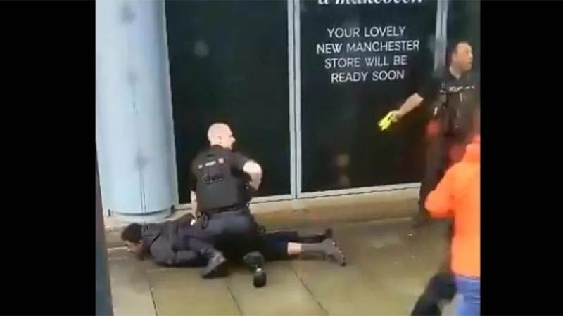 Varios heridos en un ataque con cuchillo en un centro comercial de M&aacute;nchester