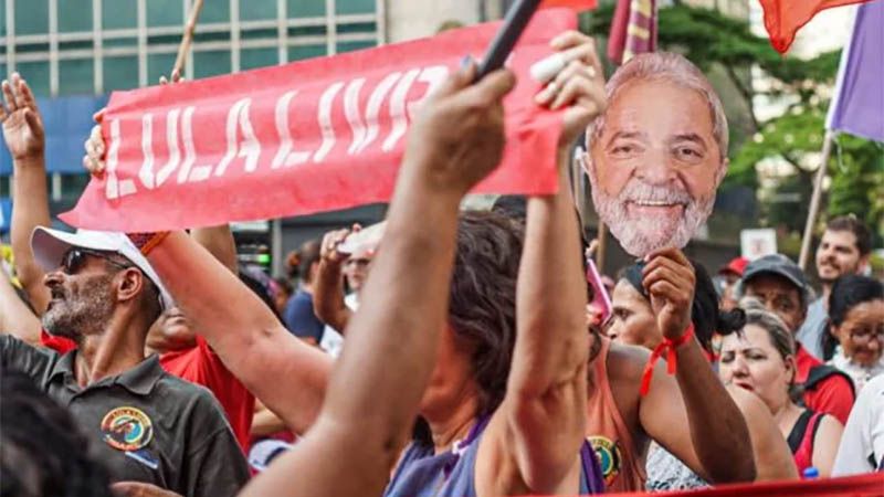 Multitudinaria marcha por la liberaci&oacute;n de Lula en Brasil