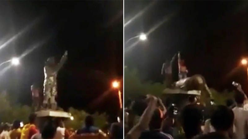 Derriban estatua de Hugo Ch&aacute;vez en protestas contra reelecci&oacute;n de Evo Morales en Bolivia