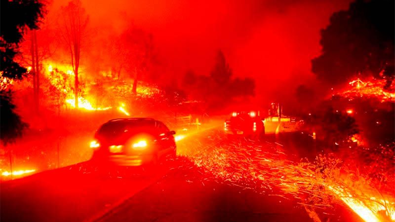 California est&aacute; ardiendo de norte a sur