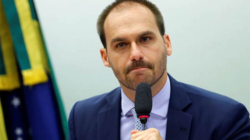 Hijo del presidente brasile&ntilde;o pide disculpas por sugerir regreso de la dictadura