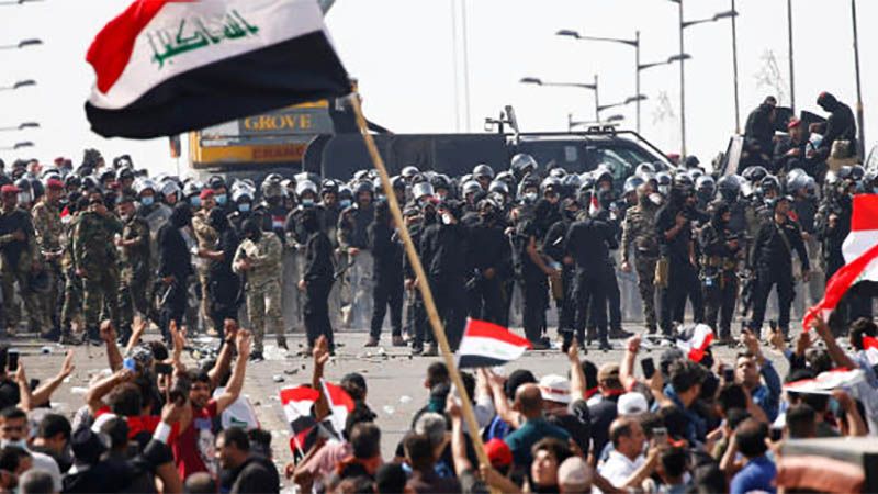 Nueva noche de enfrentamientos en Bagdad entre manifestantes y polic&iacute;a