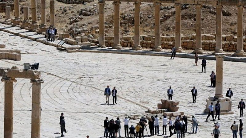 Apu&ntilde;alados tres turistas espa&ntilde;oles y un guardia de seguridad en Jordania