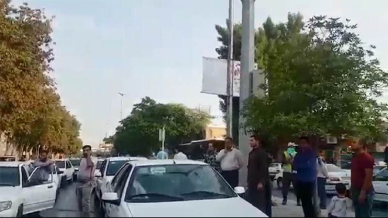 Un muerto durante las protestas en Ir&aacute;n contra el aumento del precio de gasolina