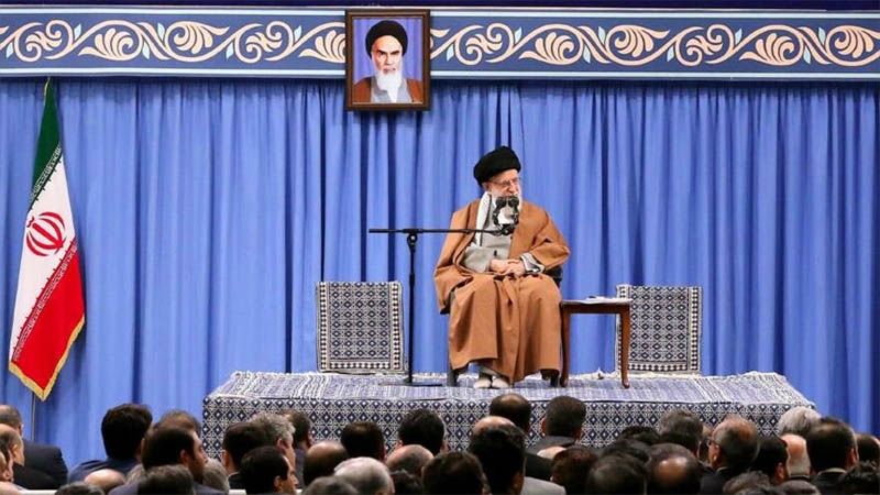 Ayatol&aacute; Jamenei afirma que Ir&aacute;n no se doblegar&aacute; en la guerra econ&oacute;mica