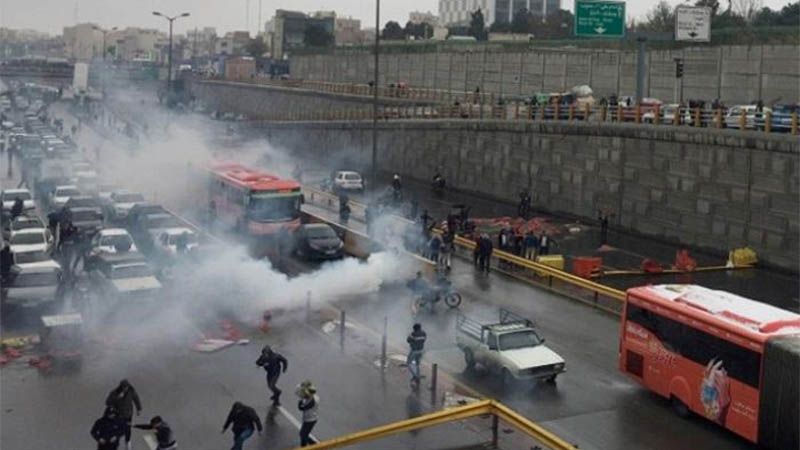 Agentes de seguridad capturan a promotores de disturbios en Ir&aacute;n