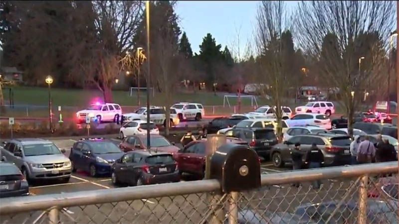 Un tiroteo cerca de un colegio deja dos heridos en el noroeste de EEUU
