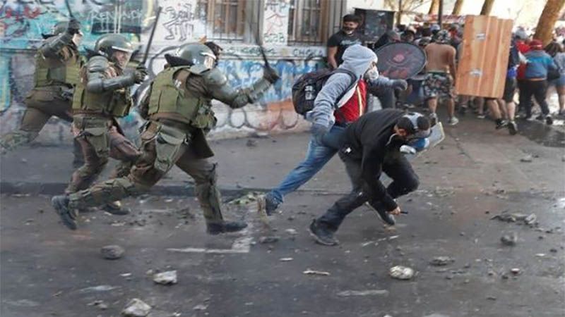 Pi&ntilde;era asegura que la represi&oacute;n es un &ldquo;instrumento democr&aacute;tico&rdquo; en Chile