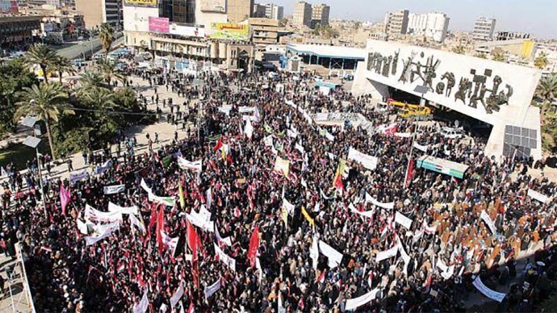 Miles de iraqu&iacute;es se manifiestan en apoyo a la autoridad religiosa y contra los saboteadores