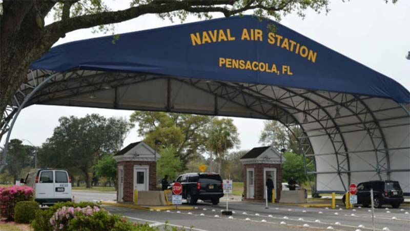 Mueren cuatro personas en un tiroteo en una base a&eacute;rea naval en EEUU