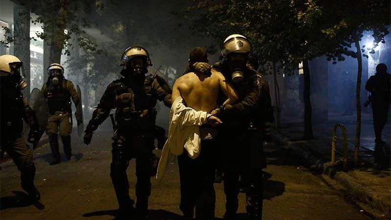 Al menos 77 detenidos por disturbios en Grecia en el aniversario de la muerte de Alexis