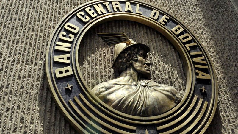 Gobierno de facto de Bolivia cambia al presidente del Banco Central