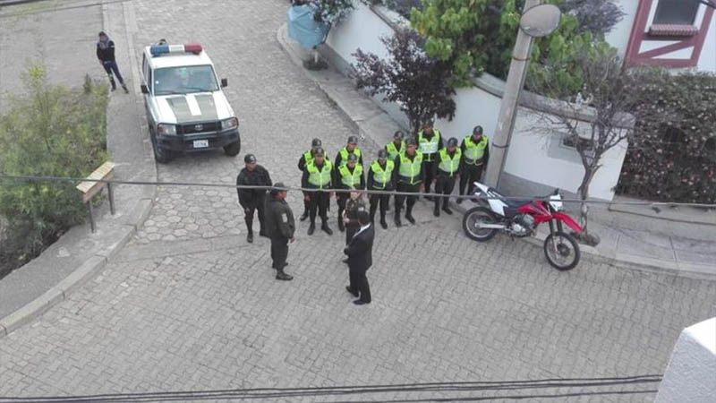 Gobierno de &Aacute;&ntilde;ez justifica vigilancia de la embajada mexicana