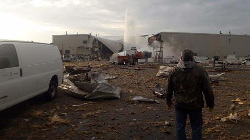 Una docena de heridos por una explosi&oacute;n en una planta de aviaci&oacute;n en Kansas