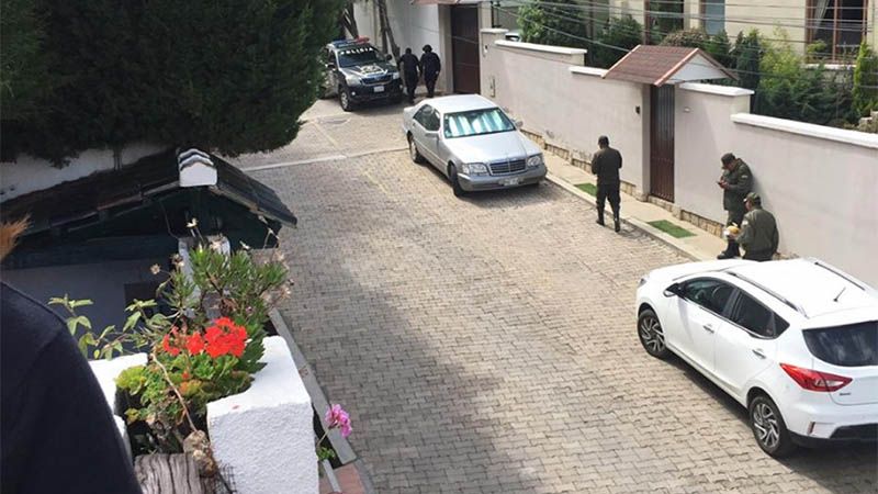 Funcionarios espa&ntilde;oles trataron de ingresar a sede diplom&aacute;tica mexicana en Bolivia