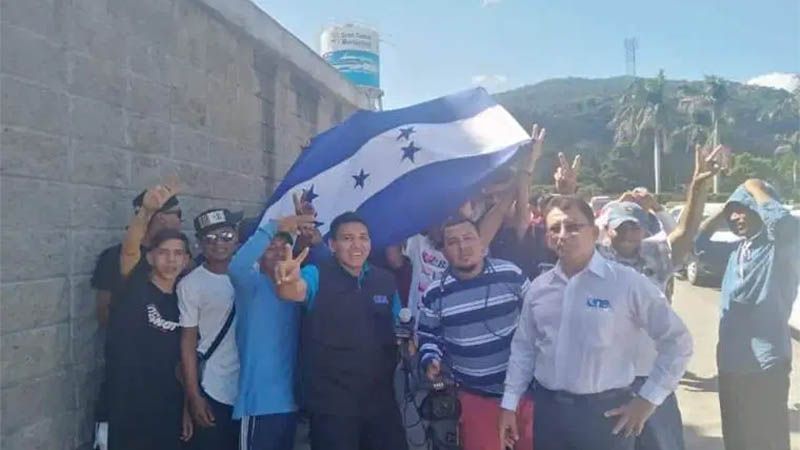 Una nueva caravana de migrantes hondure&ntilde;os intenta llegar a Estados Unidos