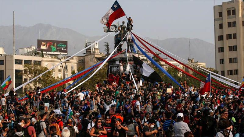 Miles de chilenos vuelven a la marcha exigiendo la renuncia de Pi&ntilde;era