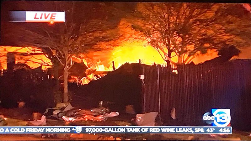 Fuerte explosi&oacute;n se registr&oacute; en un edificio de Houston