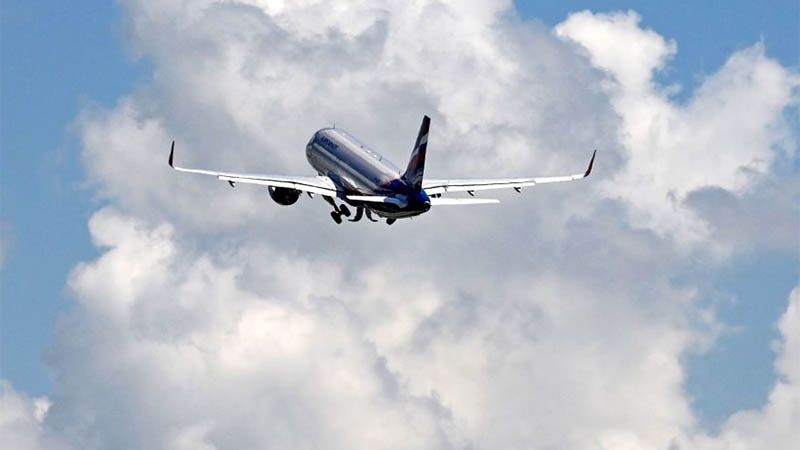 Un avi&oacute;n civil esquiv&oacute; ataque israel&iacute; y aterriz&oacute; en la base rusa en Siria